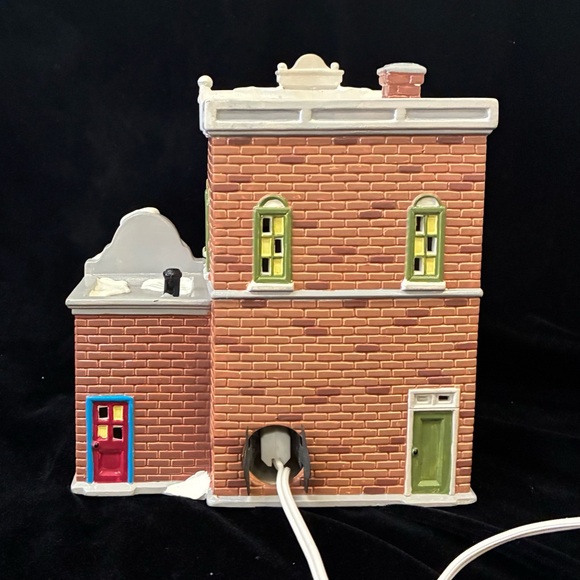 Department 56 Snow Village Police Station with Donut Shop NIB - Picture 5 of 9